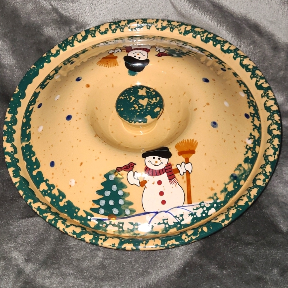 LTD Commodities, LLC Stoneware snowman sponge paint covered pie dish.